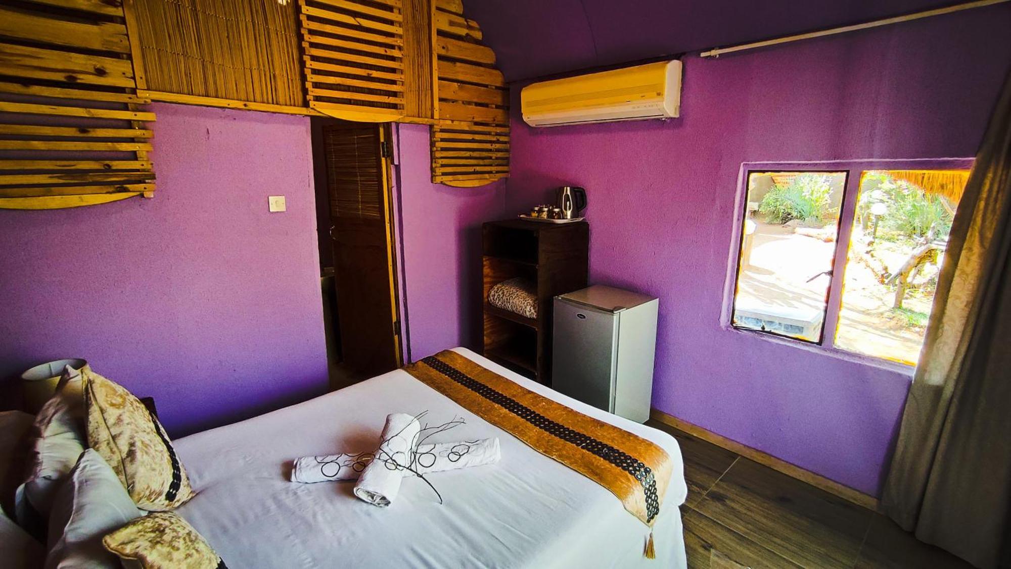 Elephant Trail Guesthouse And Backpackers Kasane Szoba fotó