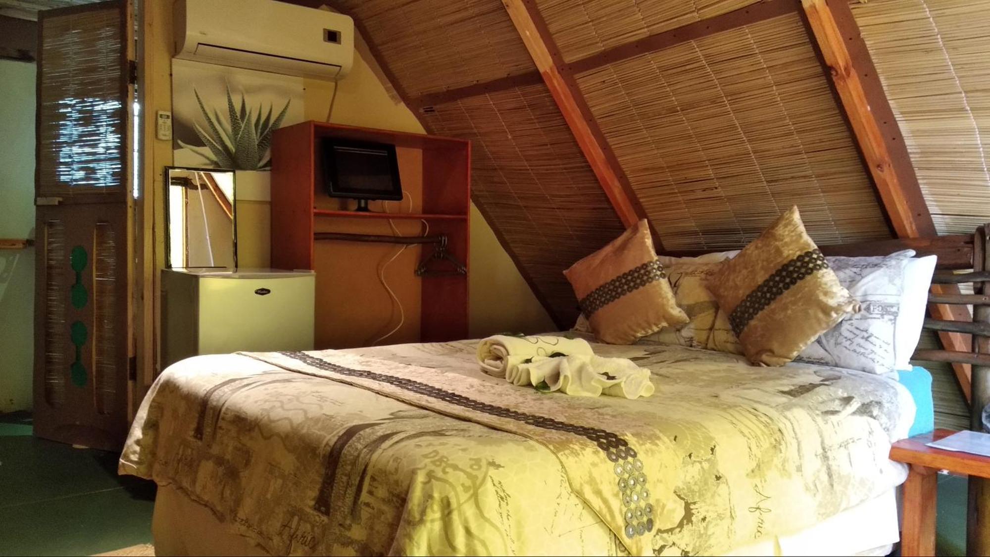 Elephant Trail Guesthouse And Backpackers Kasane Kültér fotó